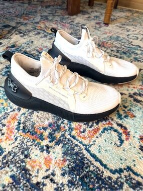 UNDER ARMOUR HOVR Phantom 3 SE RFLCT Knit Sneakers